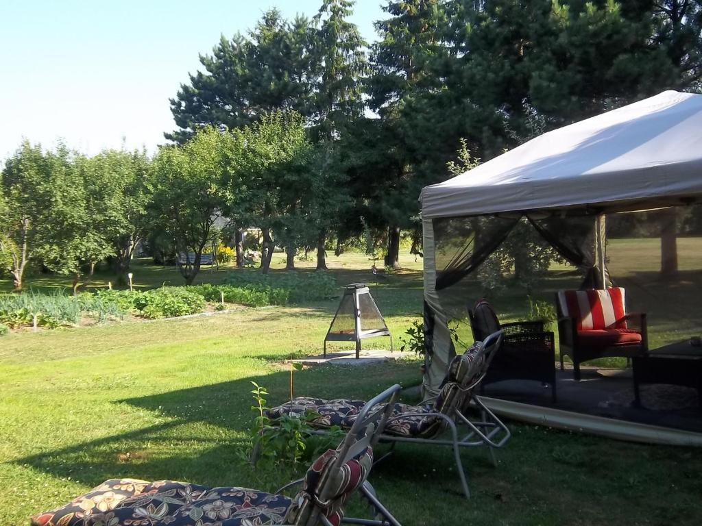 Gite La Halte Du Verger Bed And Breakfast Рив'єр-дю-Лу Екстер'єр фото