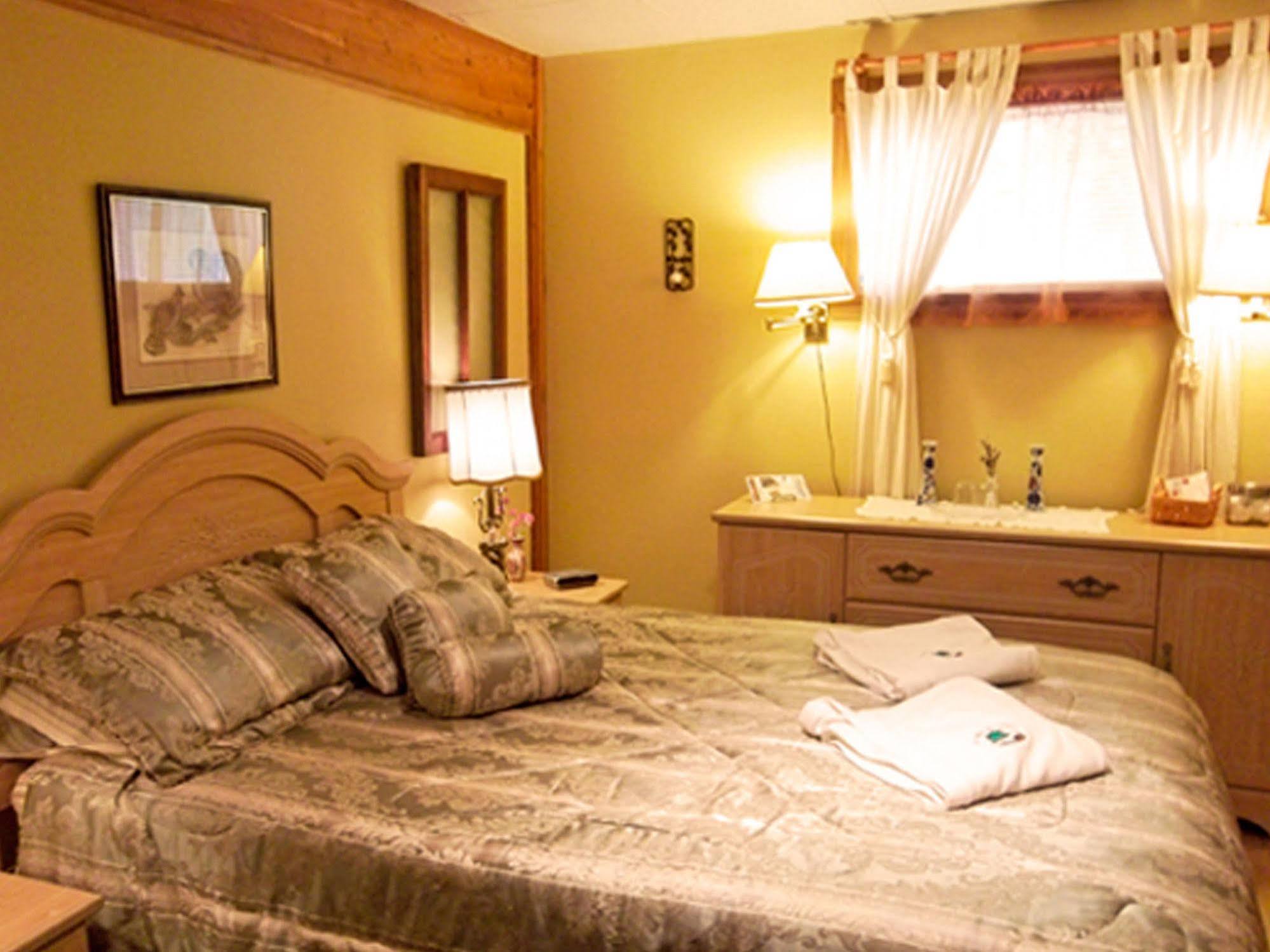 Gite La Halte Du Verger Bed And Breakfast Рив'єр-дю-Лу Екстер'єр фото