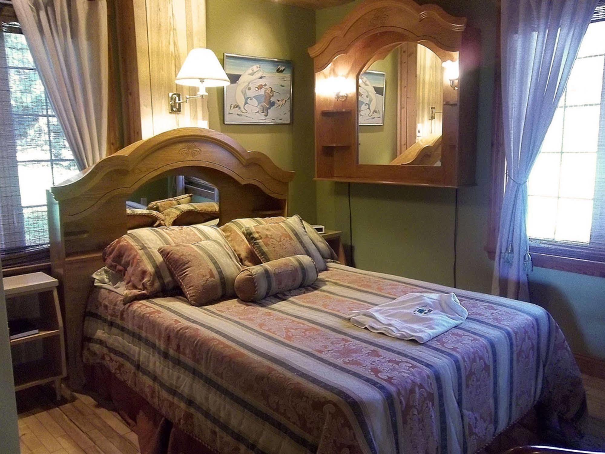 Gite La Halte Du Verger Bed And Breakfast Рив'єр-дю-Лу Екстер'єр фото
