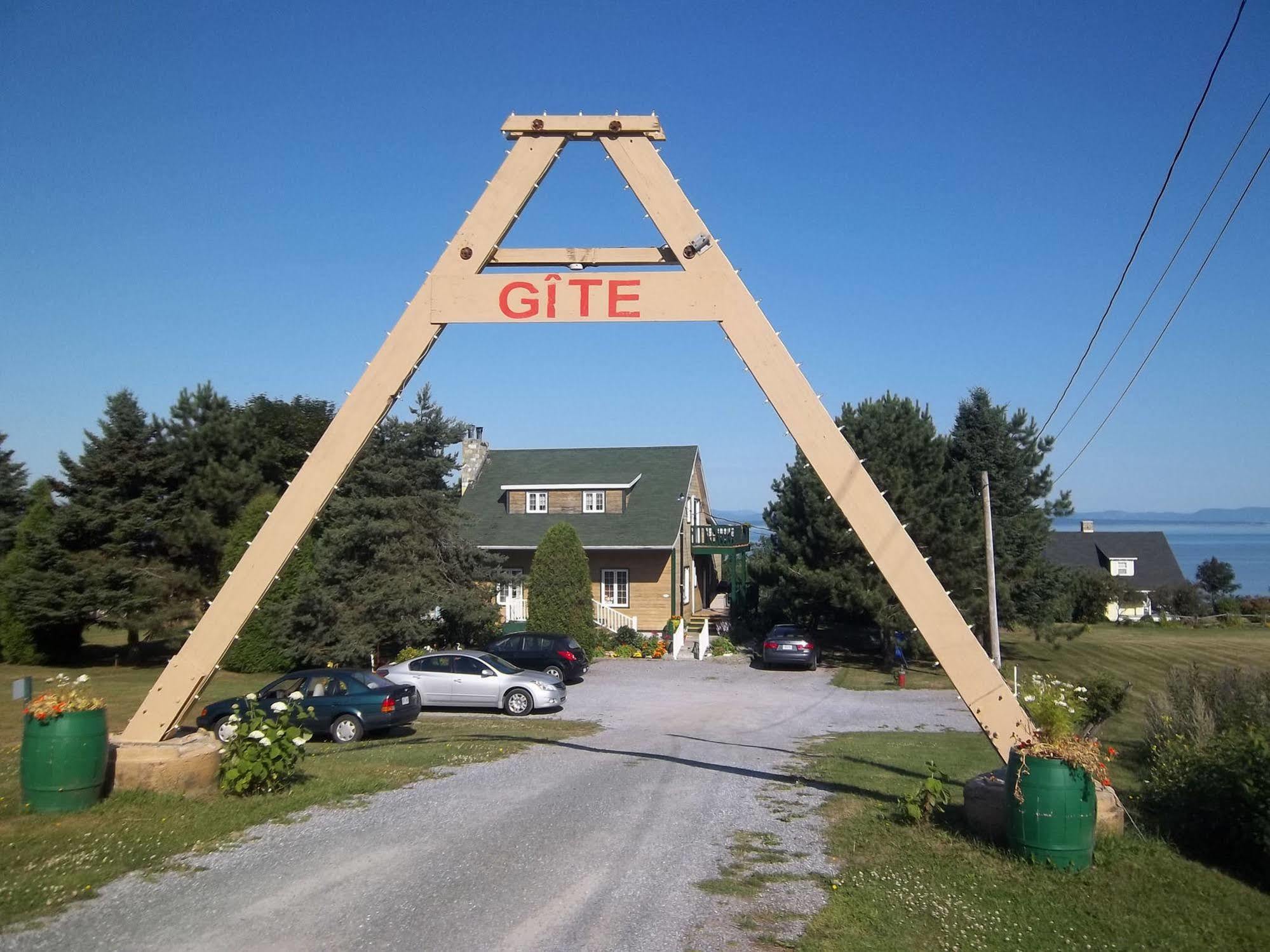 Gite La Halte Du Verger Bed And Breakfast Рив'єр-дю-Лу Екстер'єр фото