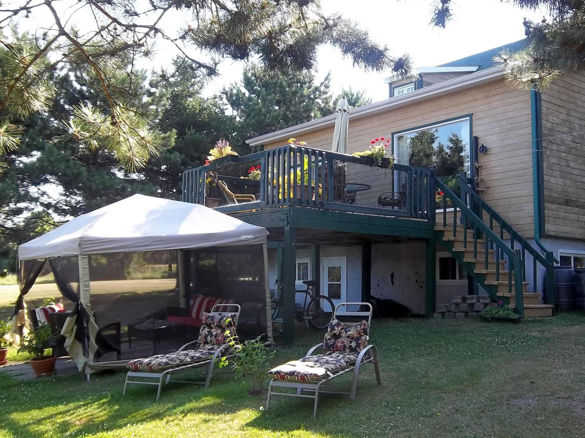 Gite La Halte Du Verger Bed And Breakfast Рив'єр-дю-Лу Екстер'єр фото