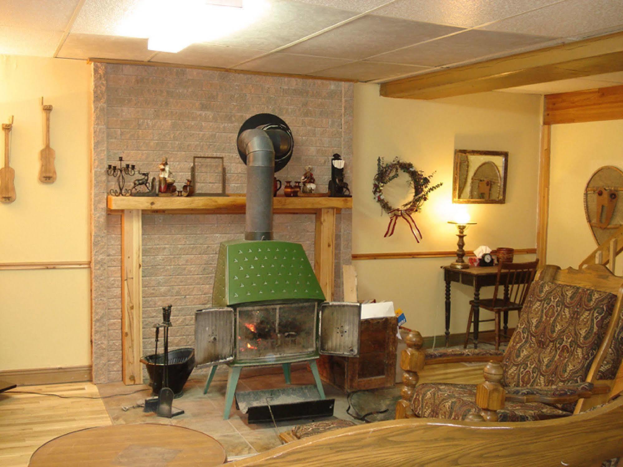 Gite La Halte Du Verger Bed And Breakfast Рив'єр-дю-Лу Екстер'єр фото